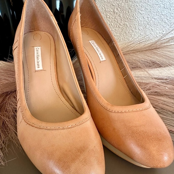 Calvin Klein Women's Tan Heels - Picture 4 of 10